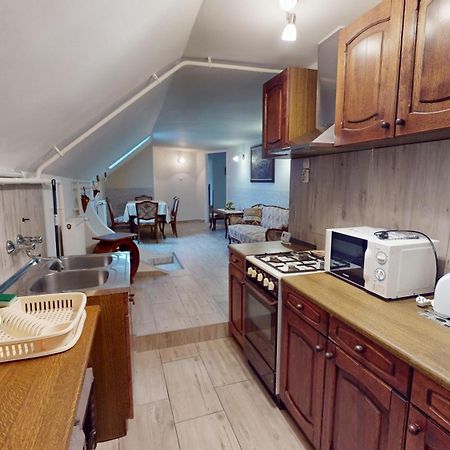 Herczeg Apartment Miskolc Ngoại thất bức ảnh