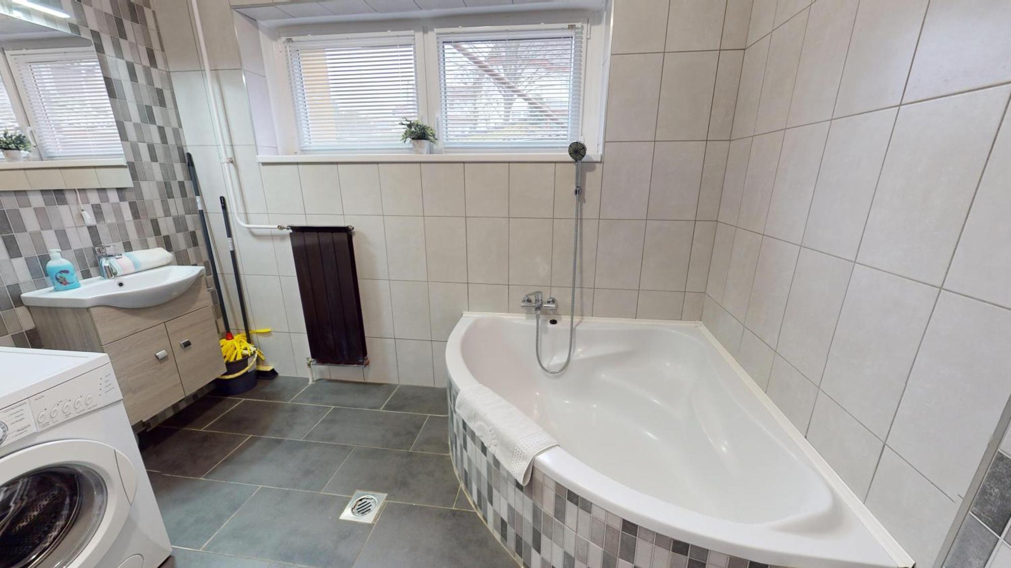 Herczeg Apartment Miskolc Ngoại thất bức ảnh